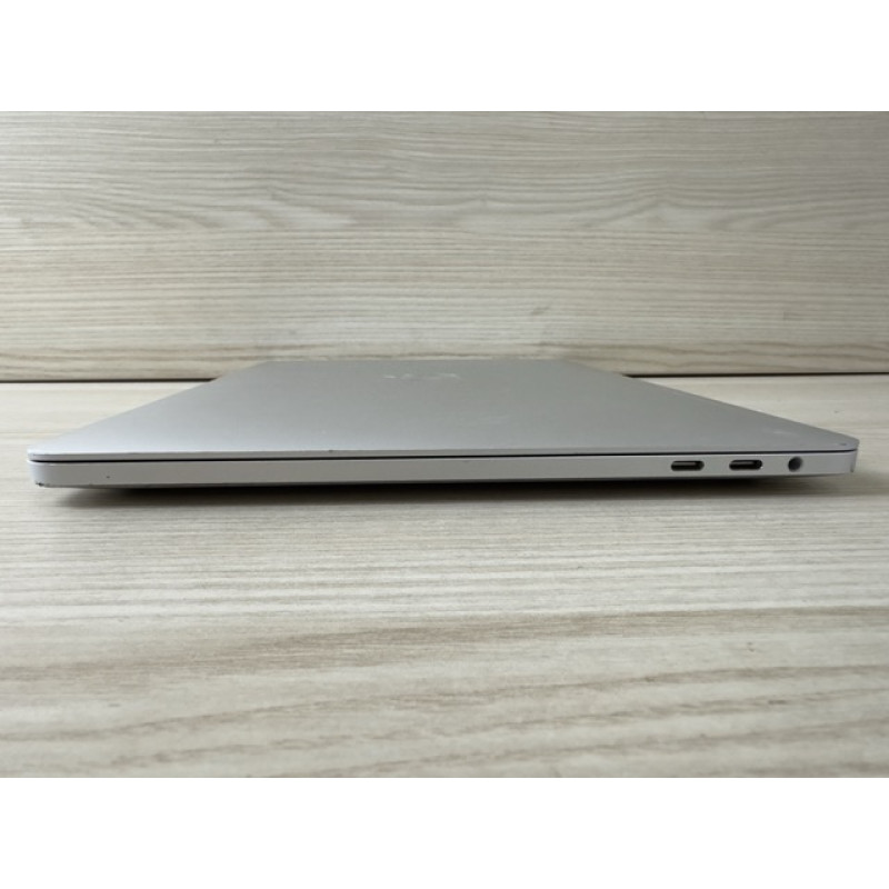 MacBook Pro 13 2020 Silver i5 2ghz 16/512